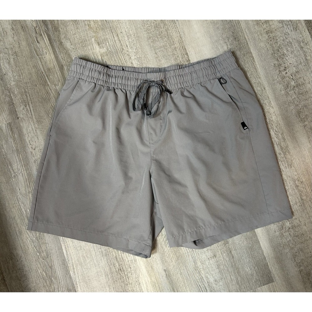 quicksilver amphibian Pull String shorts-size Large Gray Stretch Waistband Men's